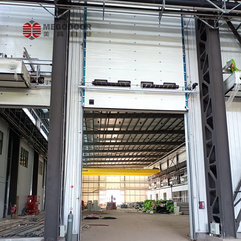 合肥抗风电动遥控工业提升门:强风环境下的坚固守护者插图2 合肥抗风电动遥控工业提升门:强风环境下的坚固守护者插图2