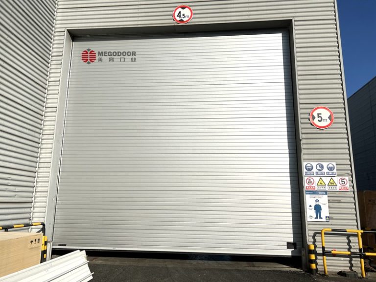 合肥夹芯保温板工业提升门:高效节能与安全的完美结合缩略图 合肥夹芯保温板工业提升门:高效节能与安全的完美结合缩略图