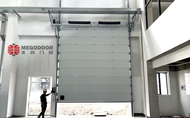 合肥车间出货口电动滑升门:高效空间解决方案缩略图 合肥车间出货口电动滑升门:高效空间解决方案缩略图