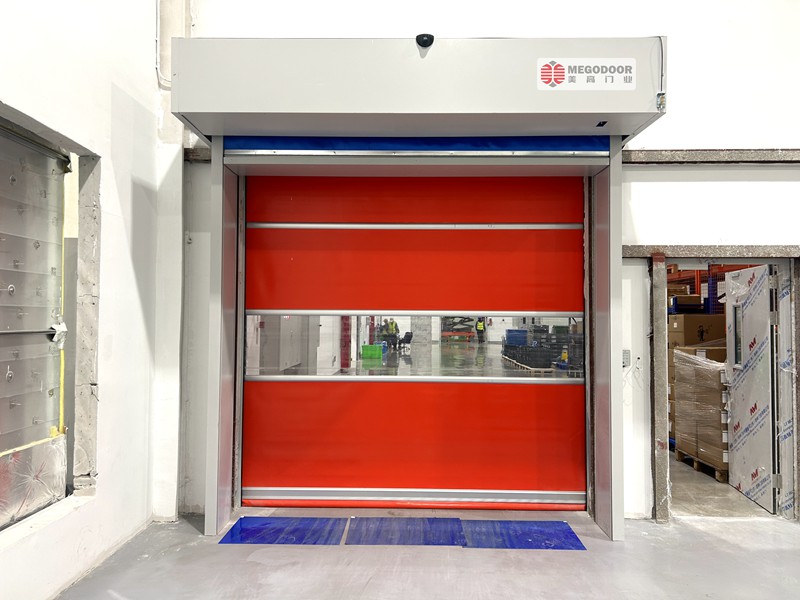 合肥工业厂房PVC塑料材质快速卷帘门:高效隔离与安全保障的理想选择插图2 合肥工业厂房PVC塑料材质快速卷帘门:高效隔离与安全保障的理想选择插图2