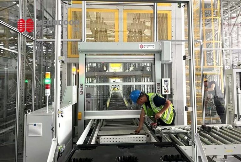 合肥防坠落卷帘门厂家—美高门业PVC卷帘门用于货梯口安全保护缩略图