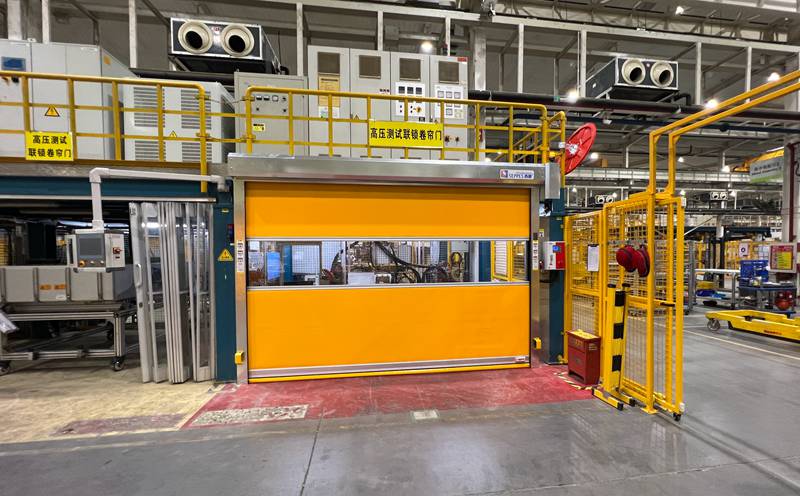 合肥防坠落卷帘门厂家—美高门业PVC卷帘门用于货梯口安全保护插图1