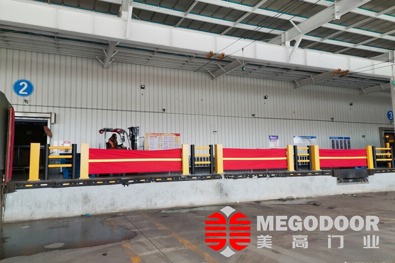 合肥月台防坠落伸缩护栏：为装卸口与物流仓储区域提供更可靠的安全防护插图1